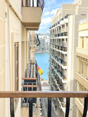 Charming Coastal Suite in Cosmopolitan Sliema